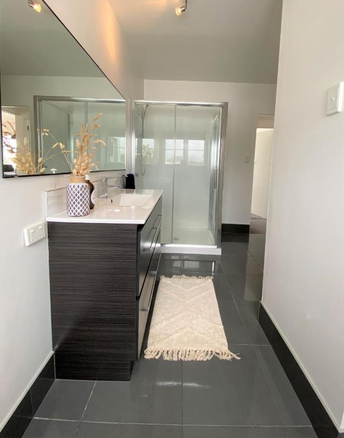 Surf N Stay Whangamata Ngoại thất bức ảnh